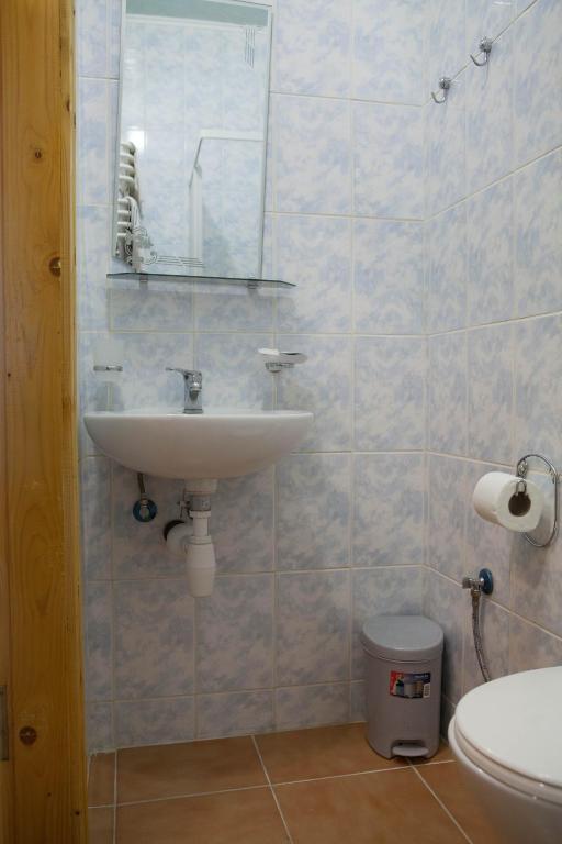 Ялинка Готель Vyshkiv الغرفة الصورة