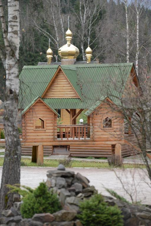 Ялинка Готель Vyshkiv المظهر الخارجي الصورة