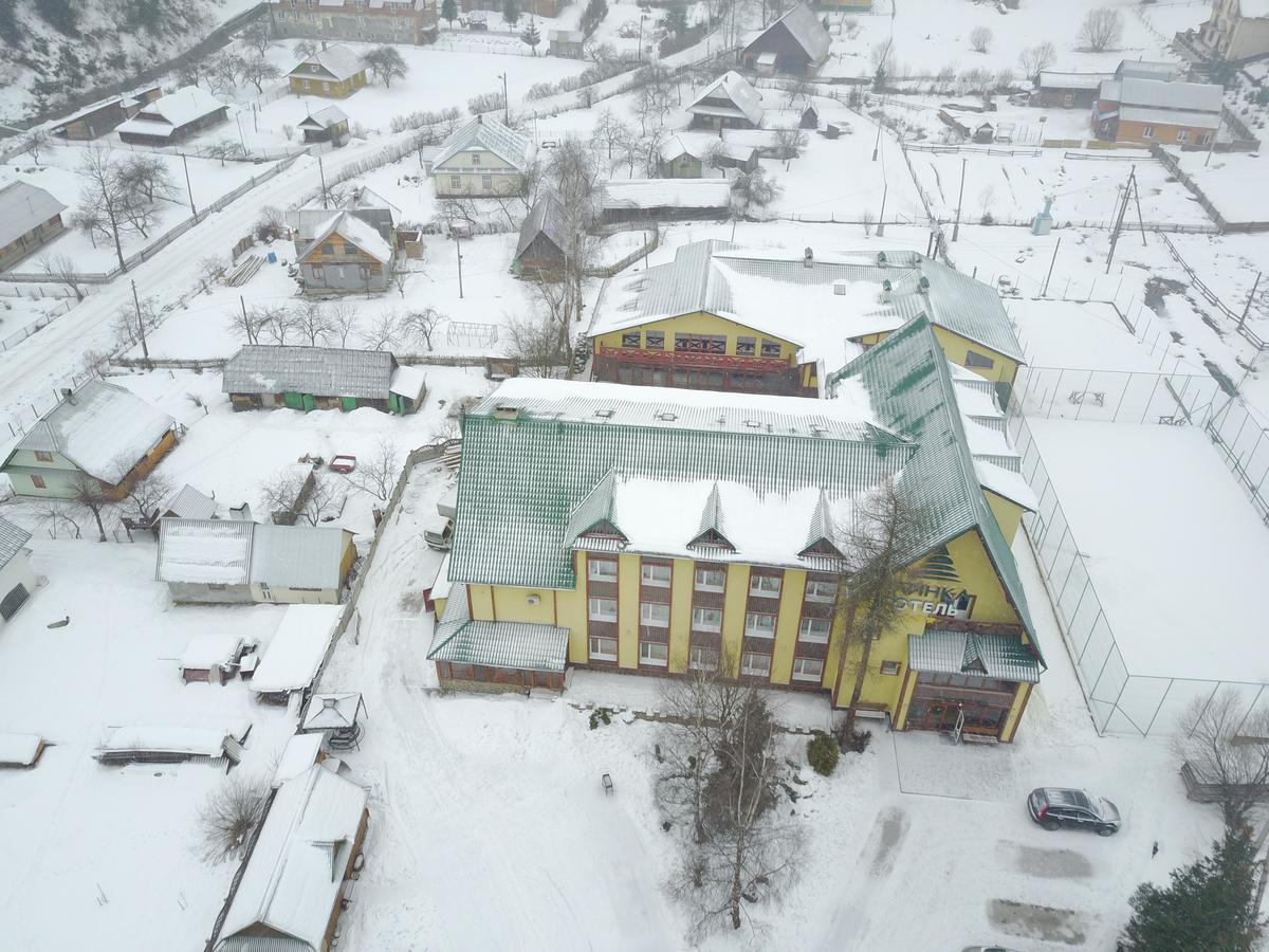 Ялинка Готель Vyshkiv المظهر الخارجي الصورة
